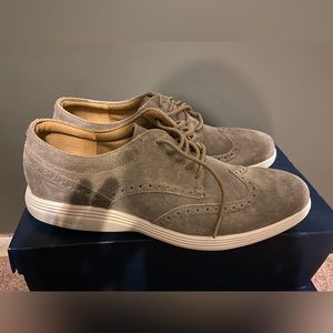 Cole haan grand tour wing ox shoe. Men’s size 10 never worn! Brand new!